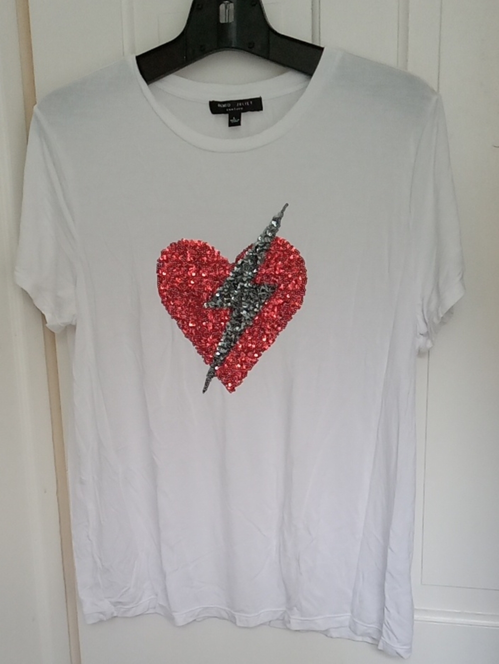 Romeo & Juliet Couture Sequined Heart & Lightning Bolt Graphic T-Shirt White L